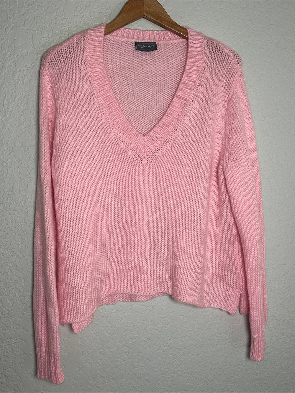 Wooden Ships Pink V Neck Slouchy Knit Sweater Beachy Lightweight Preppy Mohair